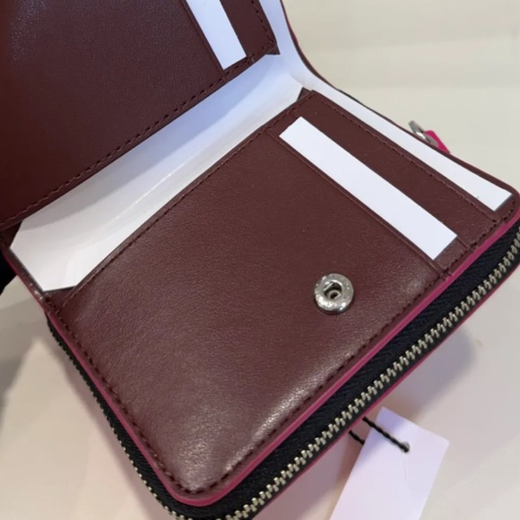 Marc Jacobs In Barbie Pink - Picture 4 of 6